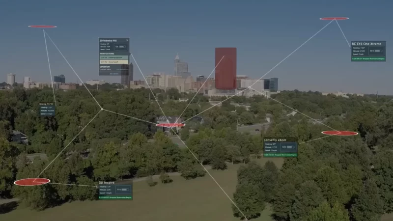 پهپاد PrecisionHawk در حال پرواز فراتر از خط دید مستقیم، مجاز توسط FAA.