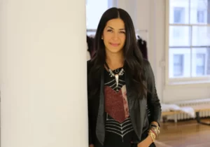 نمایش مد Rebecca Minkoff در هفته مد از واقعیت افزوده برای کمک به خرید زنان واقعی استفاده می‌کند