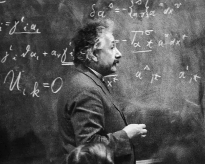 Salesforce Einstein یک ابتکار مبتنی بر هوش مصنوعی است که هدف آن تغییر نحوه عملکرد مشاغل است.