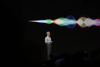 لوگوی Siri با یک حباب گفتار