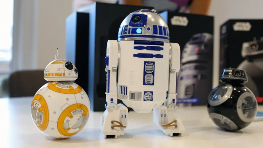 اسفیرو R2-D2 و BB-9E ربات‌های جنگ ستارگان