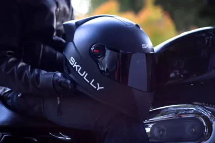 کلاه ایمنی واقعیت افزوده Skully