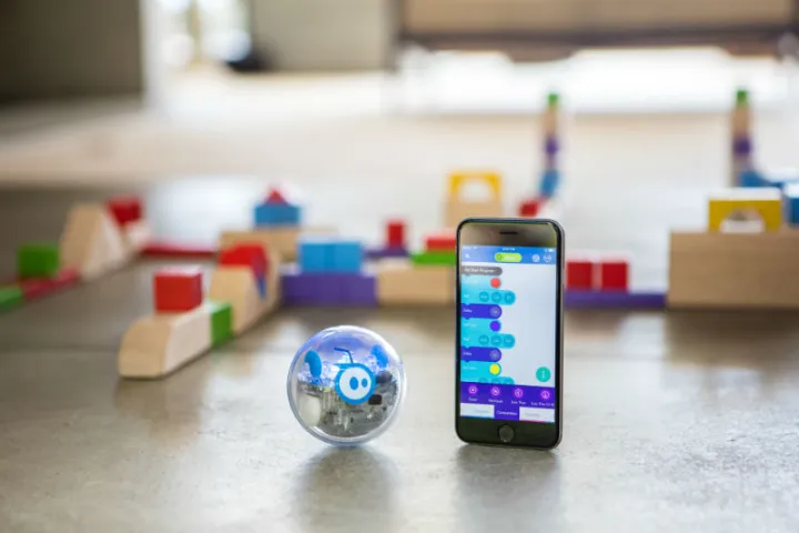 Sphero کارمندان خود را تعدیل ساختار می کند.